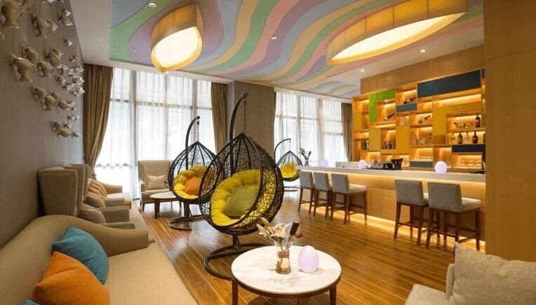 Панорама Roeasy Hospitality Hotel 4*